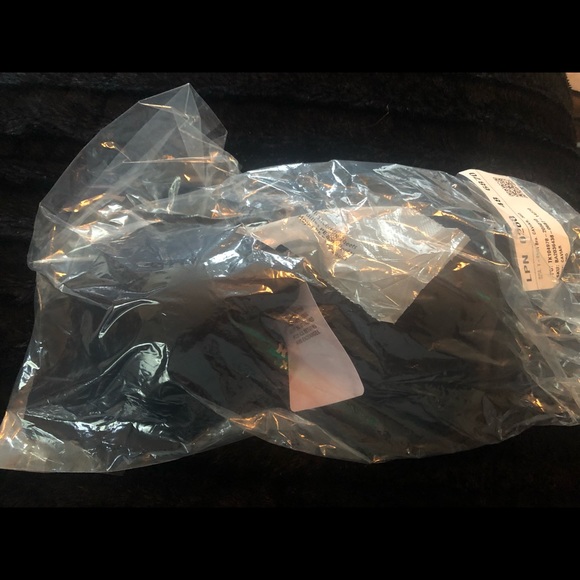 7 Savage Fenty T- Shirt Bras - Picture 3 of 7